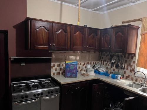 A cozinha ou kitchenette de Berakah Cozy Rentals