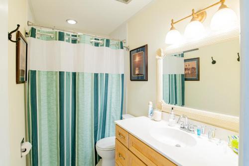 Phòng tắm tại Island Oasis with a view