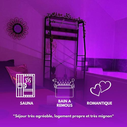 Cette chambre violette dispose d'un lit et d'un panneau indiquant qu'il est interdit d'utiliser un remix. dans l'établissement L'échappée romantique, à Orvault