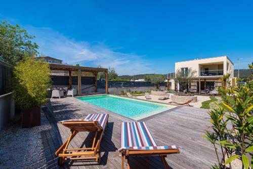 4 Bedroom Private Villa with Large Pool, Quiet Area