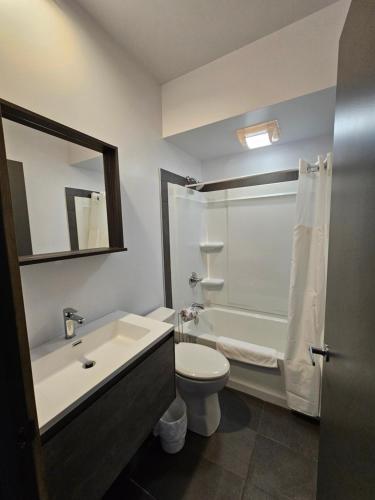 Koupelna v ubytování Lofts Hôtel Gaspésie