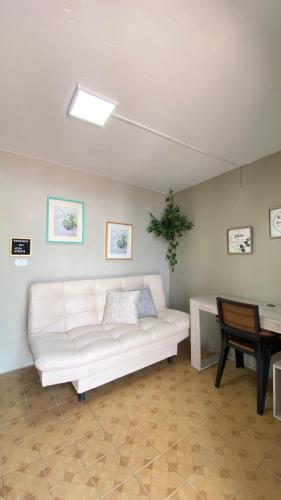 Ruang duduk di REST APARTMENT IN THE POBLADO