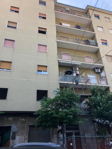 Το κτήριο όπου στεγάζεται  το διαμέρισμα