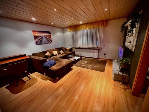 Ruang duduk di Ferienwohnung in Garbsen