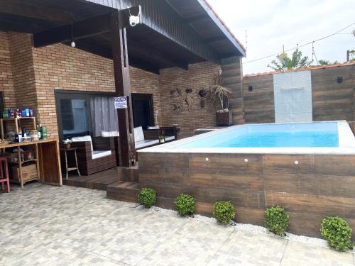 Bazén v ubytování Hostel Pé na Areia nebo v jeho okolí
