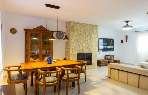 House Pool & Parking Malaga