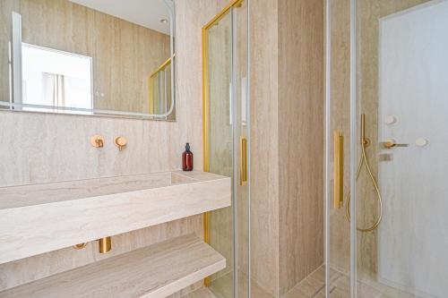 Et badeværelse på Lovely & Exclusive Parisian Flat