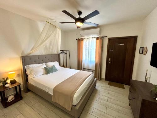 Voodi või voodid majutusasutuse Stylish Apartments - 10 Minutes to Airport & Water Taxi, close to Best Western toas