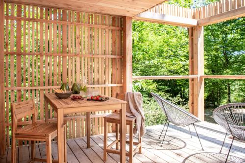 Balcon ou terrasse dans l'établissement Loire Valley Lodges - Hotel