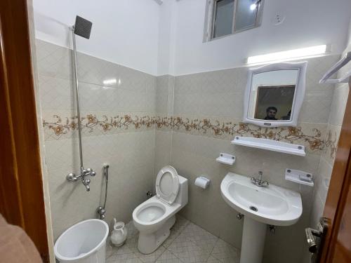 Ванная комната в Shaheen Hotel Patriata