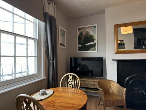 Noble Nooks - Victorian Hideaway at Brighton Station photo 6