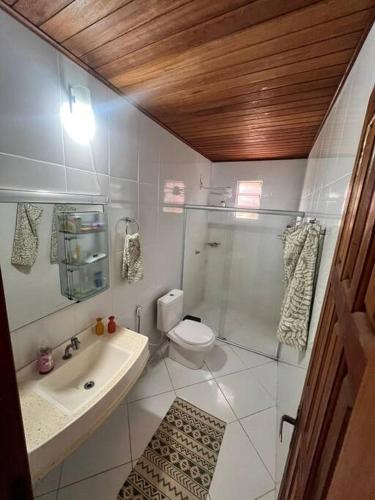 Et badeværelse på Arraial Casa Vista Alegre