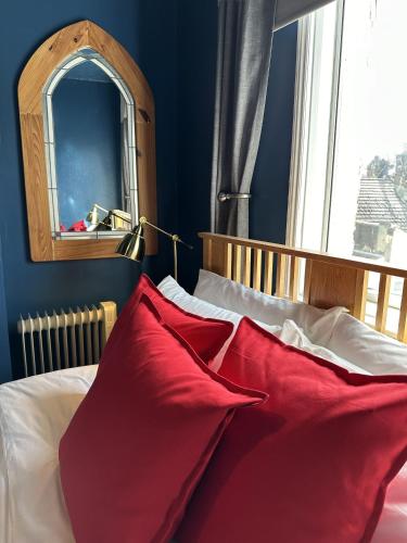 Noble Nooks - Victorian Hideaway at Brighton Station photo 15
