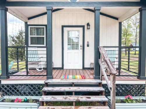 Μπαλκόνι ή βεράντα στο Private Tiny Home Royal Ridge Getaway