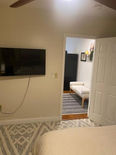 Central Lake Placid Hideawayにあるテレビまたはエンターテインメントセンター
