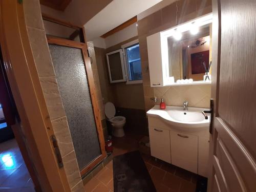 Koupelna v ubytování Villa Nigel (5min from Navagio)