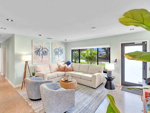Χώρος καθιστικού στο Walk 2 Wilton! Heatd Pool & 10 min to Bch Las Olas