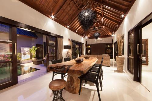 Gallery image of Amalika Private Pool Villa Central to Everything in Gili Trawangan