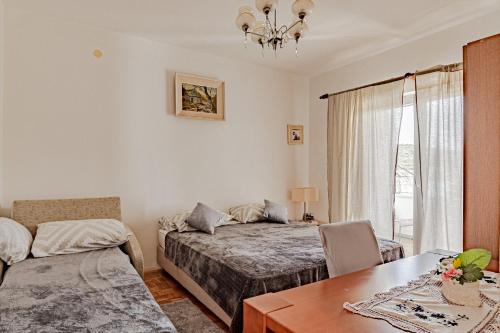 Ένα ή περισσότερα κρεβάτια σε δωμάτιο στο Apartments by the sea Luka Dubrava, Peljesac - 14040
