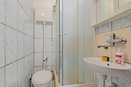 Ένα μπάνιο στο Apartments by the sea Luka Dubrava, Peljesac - 14187