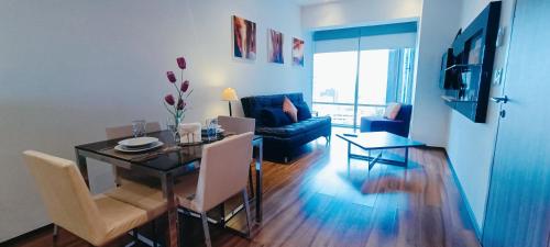 TV a/nebo společenská místnost v ubytování Paseo de la Reforma apartment, great location, luxurious, 4P.