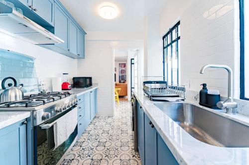 Dapur atau dapur kecil di NEW Art Deco Condo in Roma Norte Chapultepec 3km