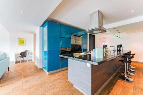 Kuchyň nebo kuchyňský kout v ubytování Family friendly Roma Condo 247 Security Parking