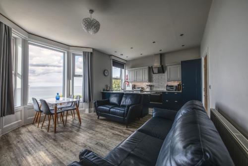 Kuchyň nebo kuchyňský kout v ubytování Bay View Holiday Apartments