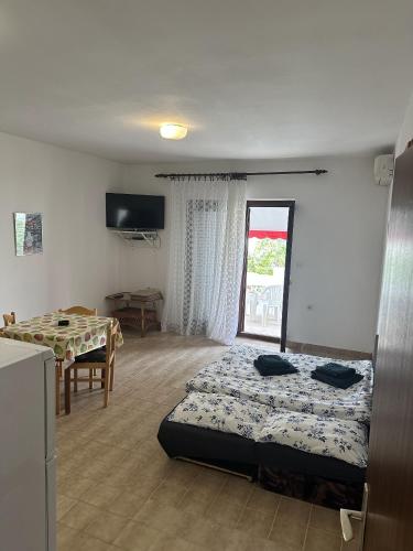 Apartments with parking space Novalja, Pag - 22963