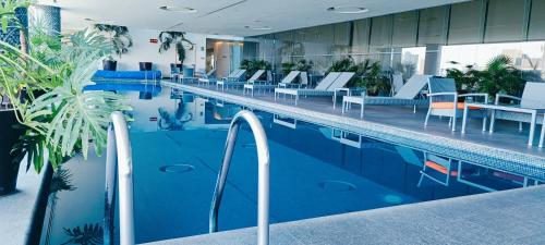 Bazén v ubytování Paseo de la Reforma apartment, great location, luxurious, 4P. nebo v jeho okolí