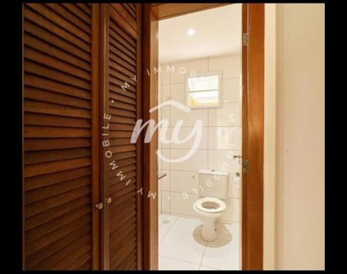 Kylpyhuone majoituspaikassa Duplex Cote d'Azur Imbassai