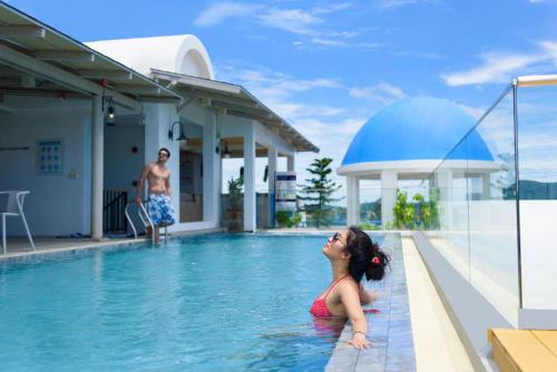 Πισίνα στο ή κοντά στο Costa Village Jacuzzi Bangsaray