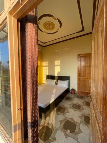 Ein Bett oder Betten in einem Zimmer der Unterkunft Shimla Best place to live.
