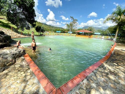 The swimming pool at or close to Hotel Campestre capilla del Pienta