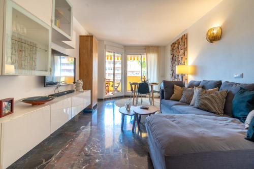 2 bedrooms with pool, terrace and balcony