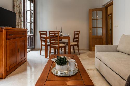 tuGuest Palacio de los Jerónimos Apartments