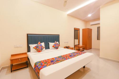 Gallery image of FabHotel Mint Park - Nr NMIMS College in Hyderabad