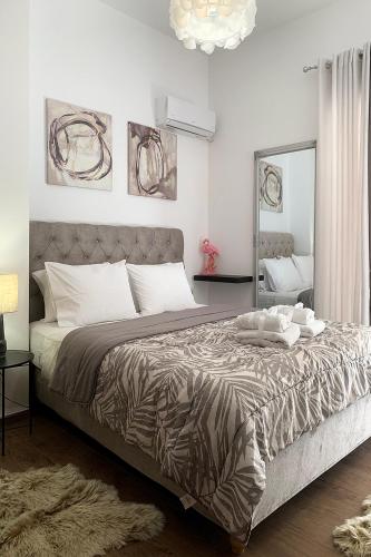 Luxury Elegance in City Center