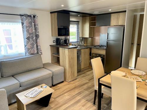 Mobil-Home 3 Chambres, TOUT CONFORT, Option \"DRAPS FOURNIS\" Disponible !