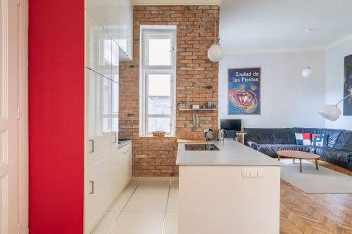 Stylish,Large & Bright Loft in City Center by NW 1092 Budapest, 13a Erkel utca kép - 3