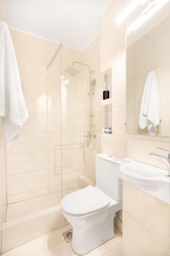 Stylish, 3-brdm Family Apartment near Acropolis!