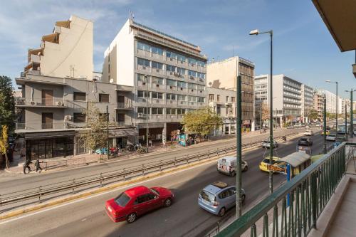Stylish, 3-brdm Family Apartment near Acropolis!