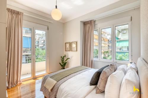 1 Contemporary 2-BDR APT near Kalimarmaro & Alsos Park!