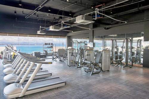 Gimnasio o instalaciones de fitness de Dusit Thani Mactan Cebu Resort