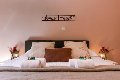 Huswell - Beachfront apartment in Zeebruggeにあるベッド