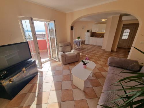 VILLA ROUGE with private parking, AC, WiFi