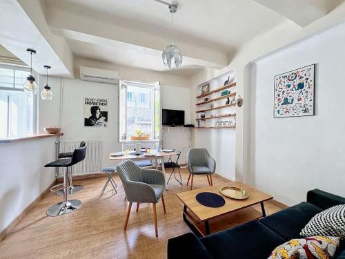 Appartement Cours Julien - Central & Climatisation - Les Frères de la Loc'