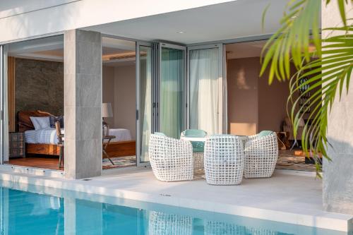 Kolam renang di atau dekat dengan Beachfront Residences - Stunning Sea and Lake View