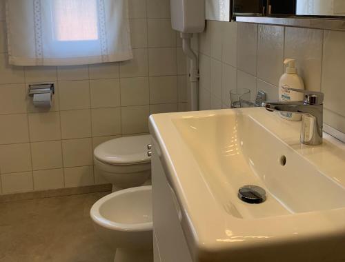 Ένα μπάνιο στο Casa Ida
