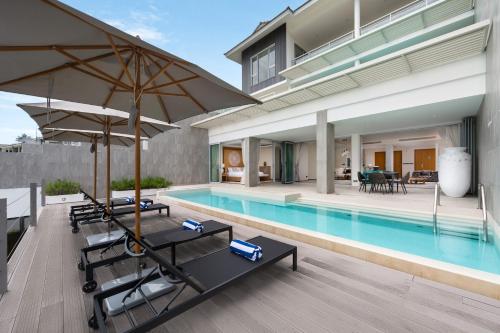 Kolam renang di atau dekat dengan Beachfront Residences - Stunning Sea and Lake View